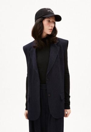 ARMEDANGELS AAVEST PINSTRIPE Blazer Loose Fit made of LENZING™ ECOVERO™ Viscose Mix Night Sky-white | QEVKHS-318