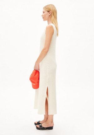 ARMEDANGELS CAROLINIAA LINO Knit Dress Regular Fit made of Linen-Mix Blancas | KYRHSW-130