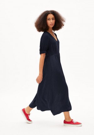 ARMEDANGELS DIALAA Woven Dress Regular Fit made of LENZING™ ECOVERO™ Viscose Night Sky | VDAEFC-359