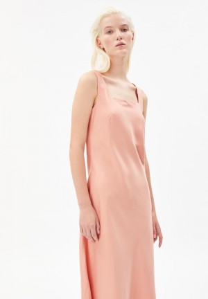 ARMEDANGELS ELIDIAA Woven Dress made of LENZING™ ECOVERO™ Viscose Peach Blossom | CLUEDS-053