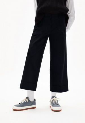 ARMEDANGELS GEORGETAA Chino Pants Loose Fit made of Organic Cotton Mix Negras | OETMHG-082