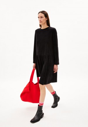 ARMEDANGELS GESAA LOU VELVET Jersey Dress Relaxed Fit made of Organic Cotton Negras | UFWADY-154