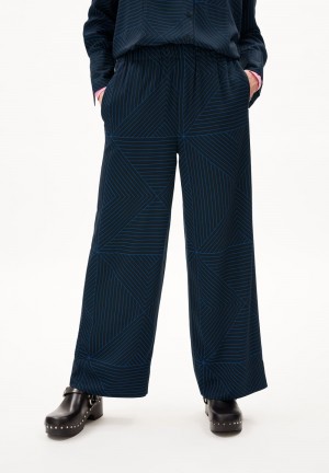 ARMEDANGELS JOVAALIE GRAPHIC LINES Woven Pants made of LENZING™ ECOVERO™ Viscose Cool Ash | UNXFKT-768