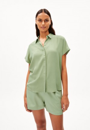 ARMEDANGELS LARISAANA Blouse Relaxed Fit made of LENZING™ ECOVERO™ Viscose Verde | PXSHJZ-340