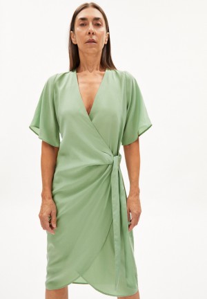 ARMEDANGELS NATAALE Woven Dress Regular Fit made of TENCEL™ Lyocell Verde | KUNCFO-847