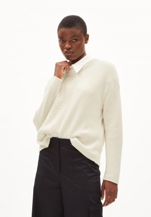 ARMEDANGELS NURIAAS Sweater Loose Fit made of Organic Cotton Oatmilk | RZAXVY-395