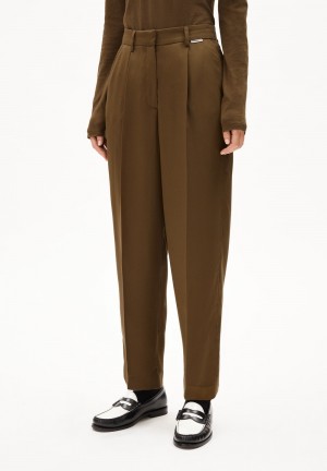 ARMEDANGELS SANDRINAA TAPERED Woven Pants made of TENCEL™ x REFIBRA™ Lyocell Dried Moss | PZGESH-087